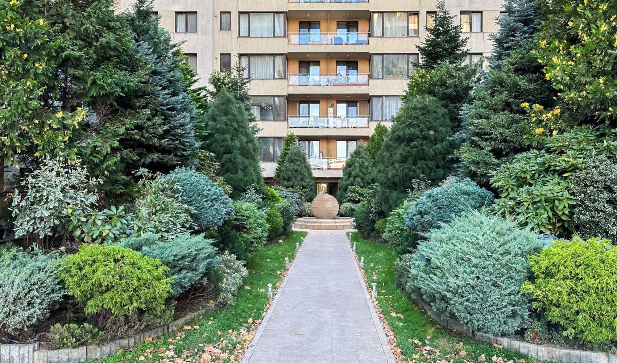 Garden Apartment - Herastrau Park 3Min Walk Bukarest Eksteriør billede